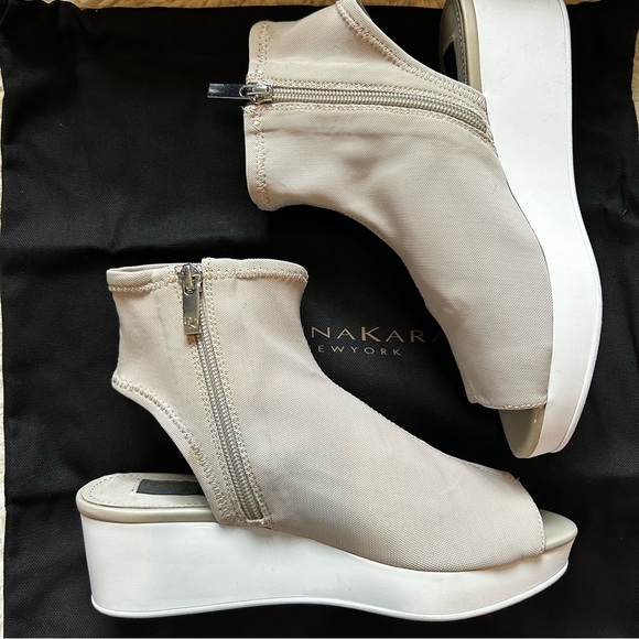 NEW Sz 6 Donna Karan Riviera Peep Toe Platform Sandal Stret Fly Knit Taupe - Picture 6 of 8